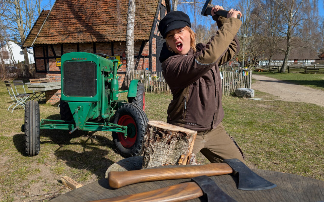 Holztag auf dem Museumshof Klockenhagen